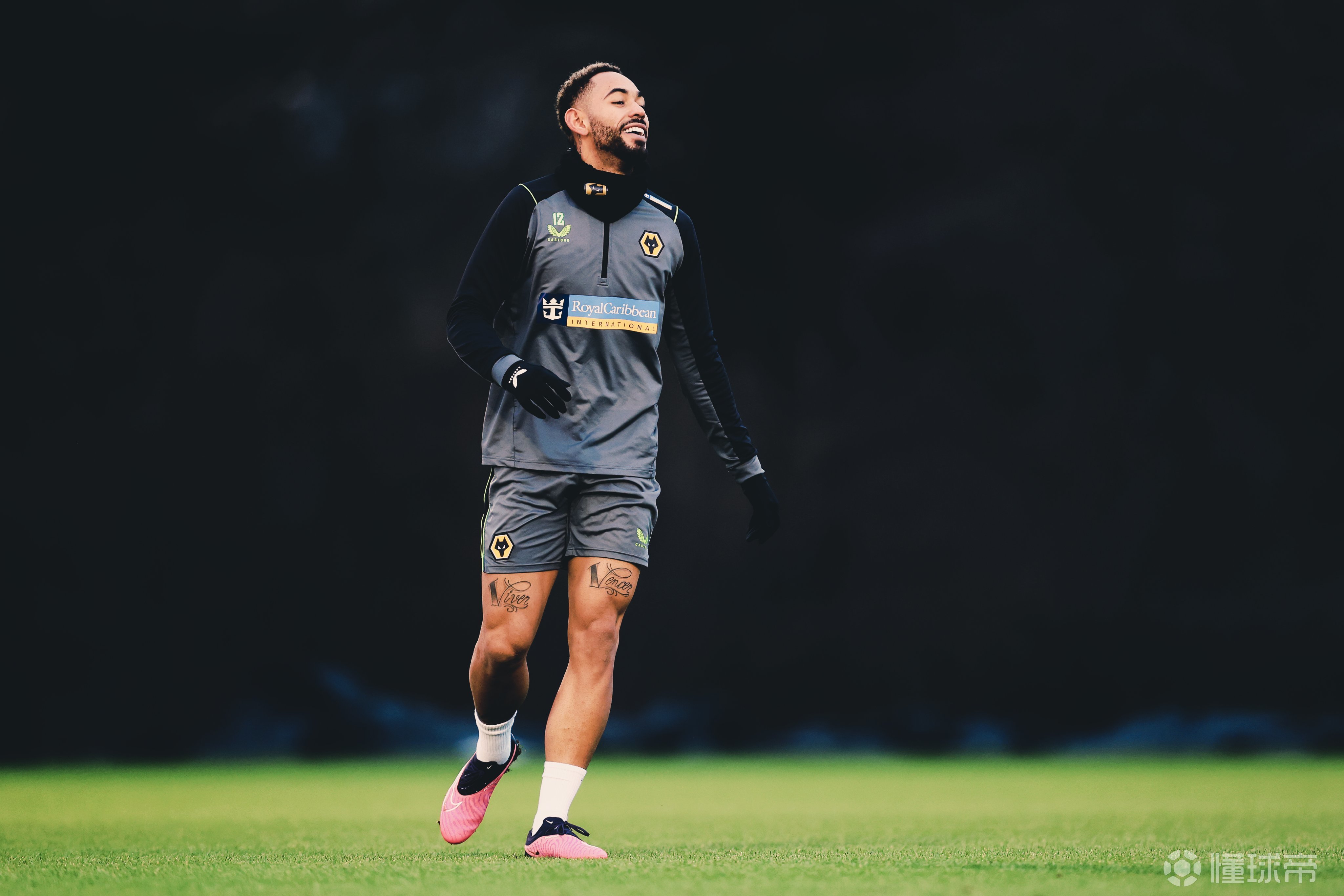 包含今晚足总杯传出新动向，克里夫兰骑士临场应变，管理层表态——震撼外界，轮换策略成焦点的词条